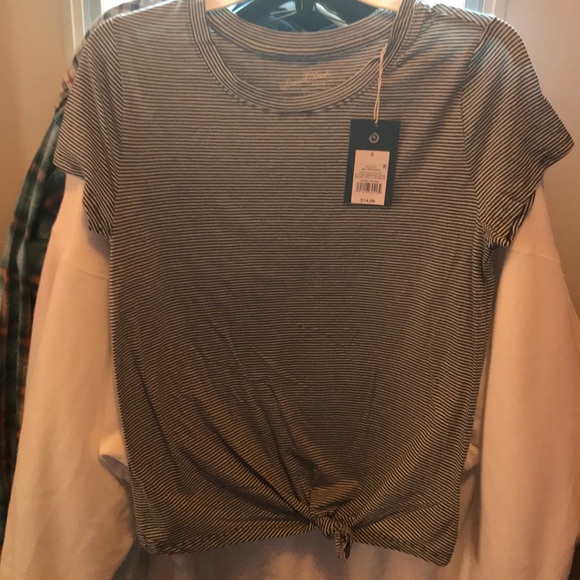 Universal Thread - Picture 4 of 5